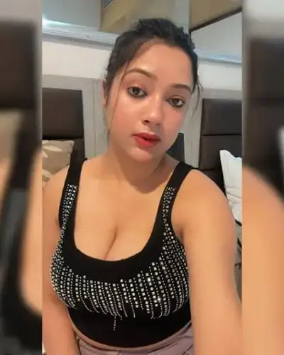 Call Girls Service Poes Garden